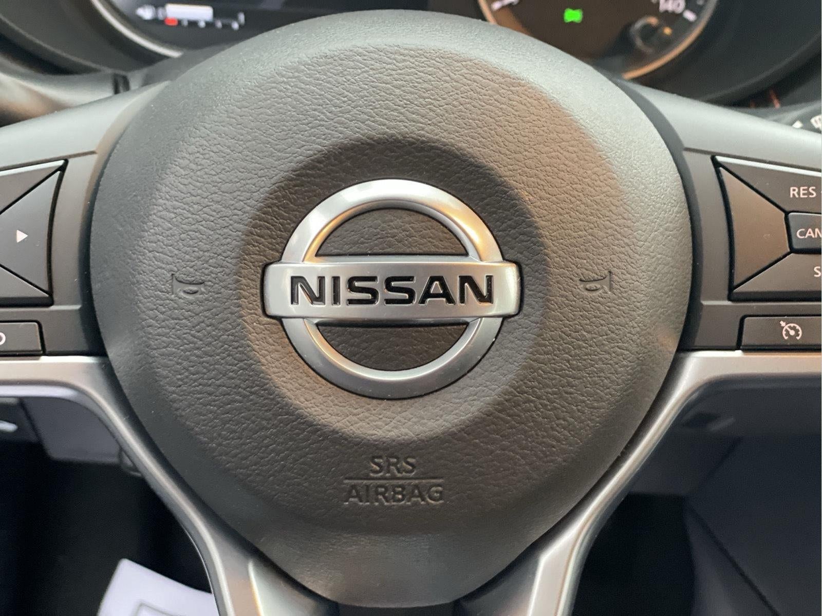 2021 Nissan Versa SR