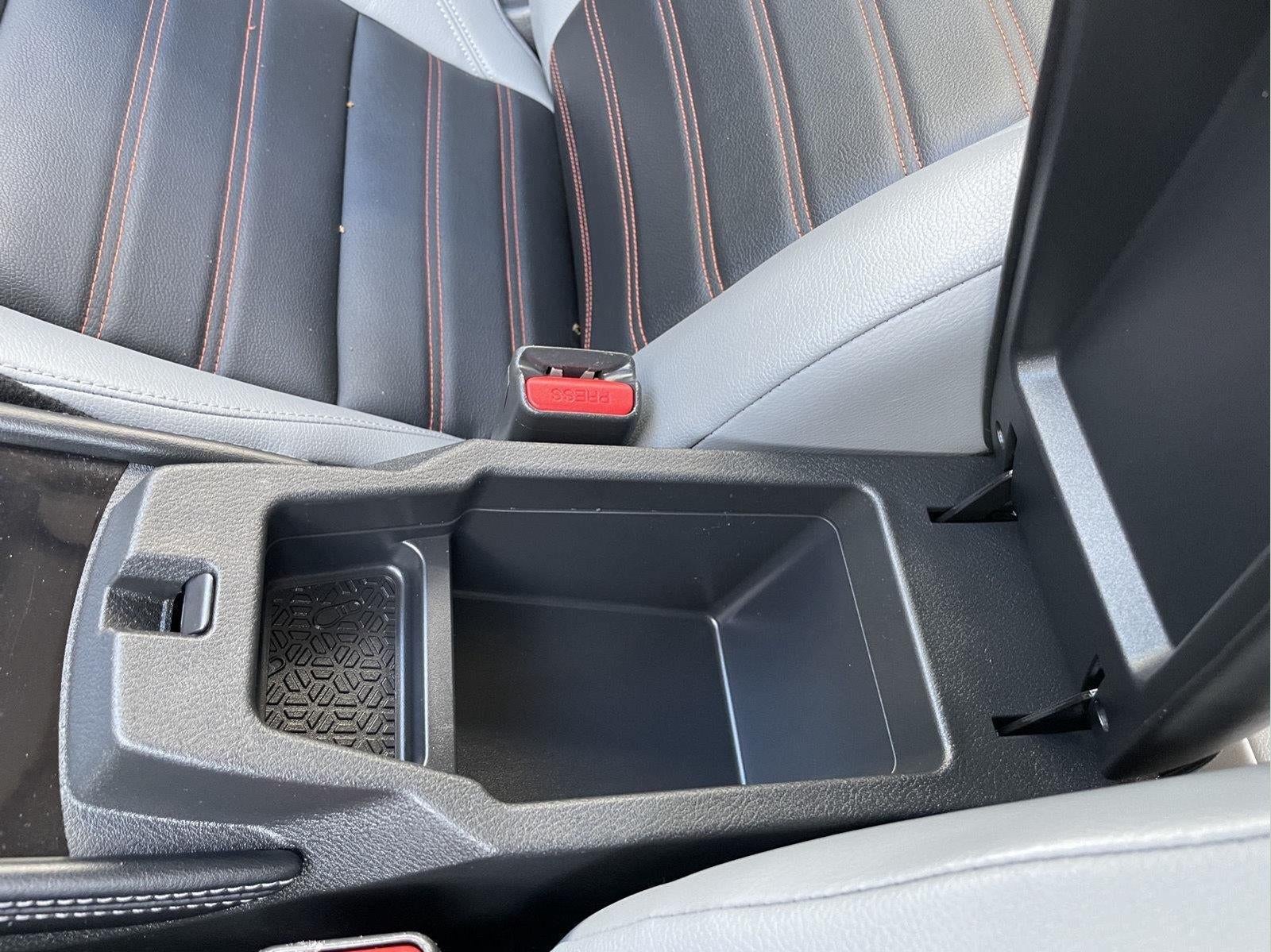 2022 Nissan Kicks SR