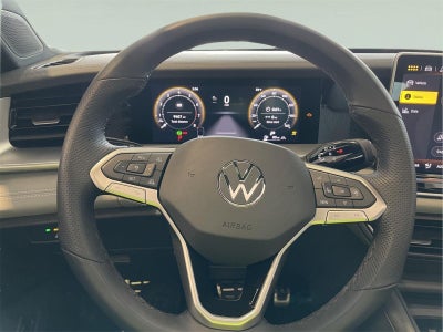 2025 Volkswagen Tiguan SE R-Line Black