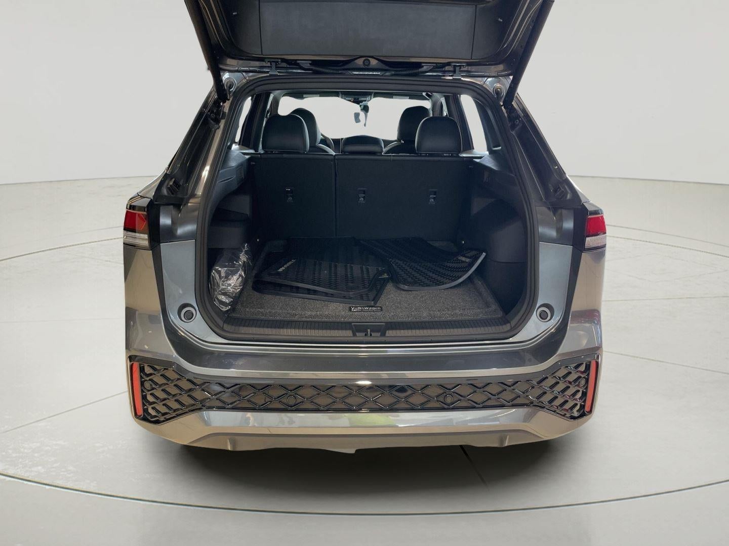 2025 Volkswagen Tiguan SE R-Line Black