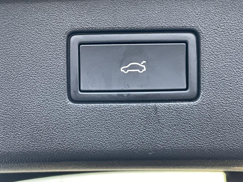 2025 Volkswagen Tiguan SE R-Line Black