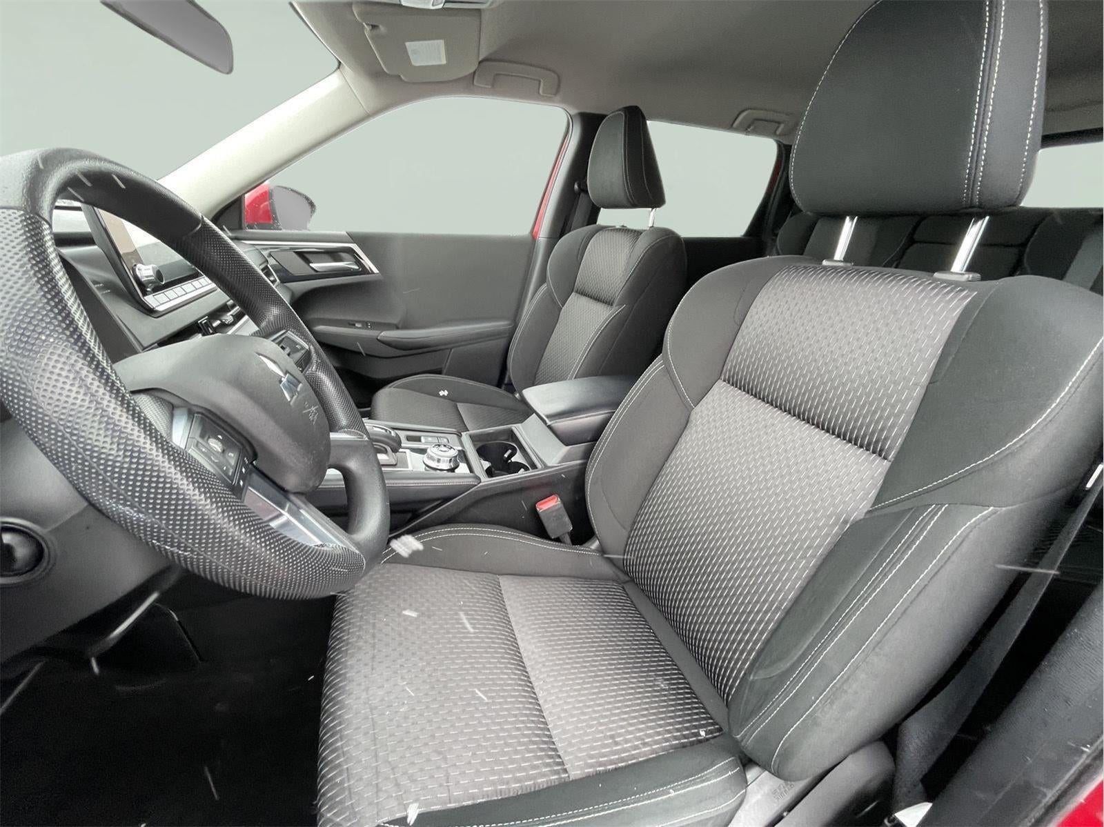 2022 Mitsubishi Outlander ES