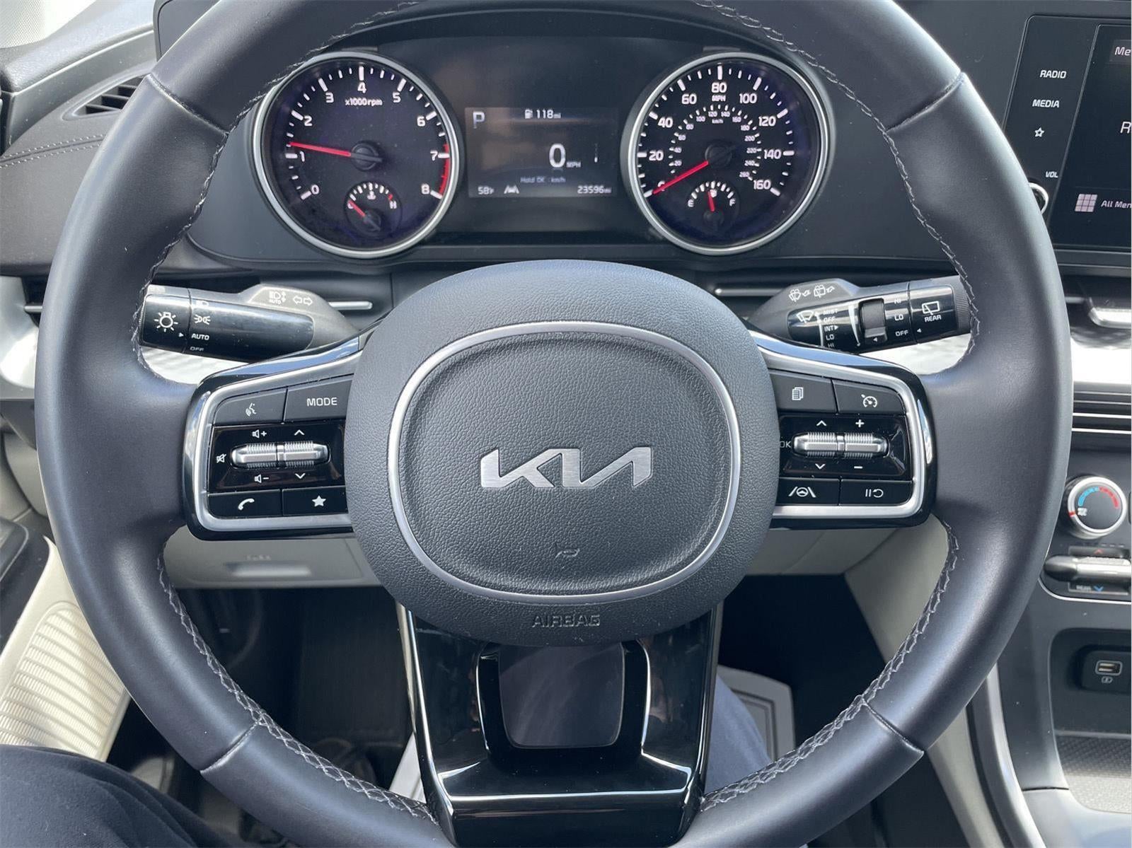2024 Kia Carnival LX
