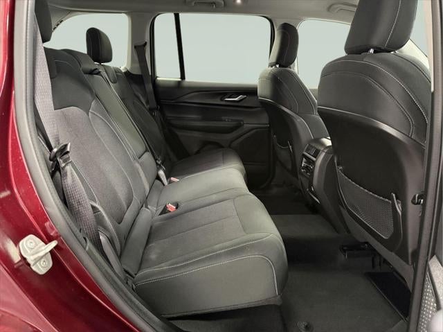 2023 Jeep Grand Cherokee Laredo 4x4