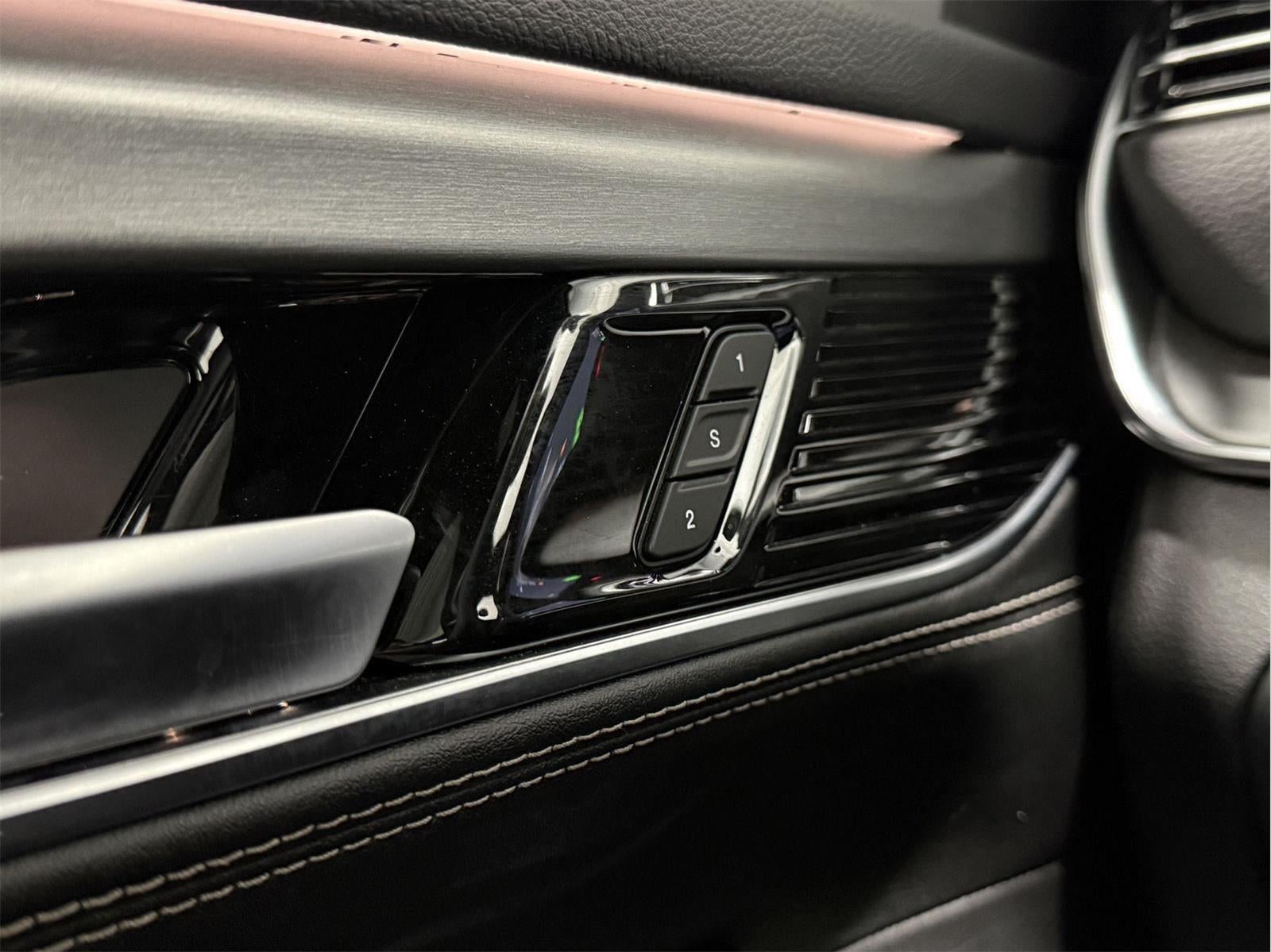 2024 Jeep Wagoneer L Series II Carbide