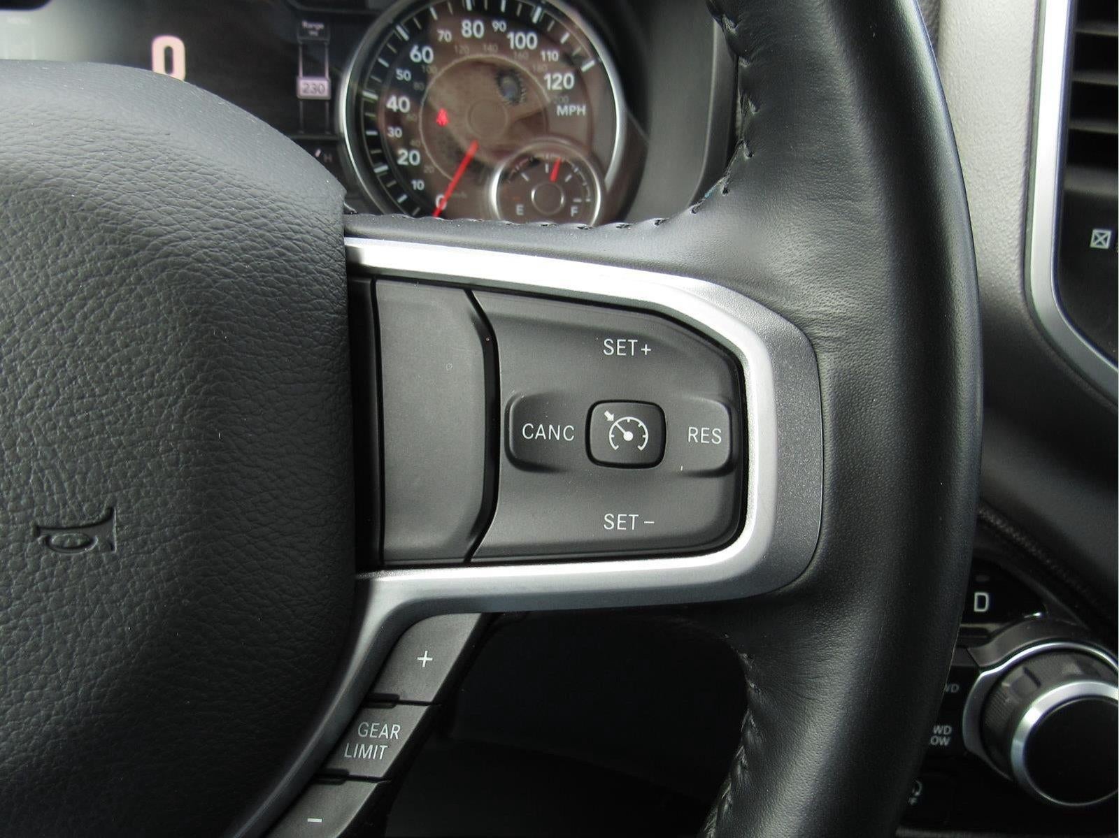 2022 RAM 1500 Big Horn Crew Cab 4x4 5'7' Box