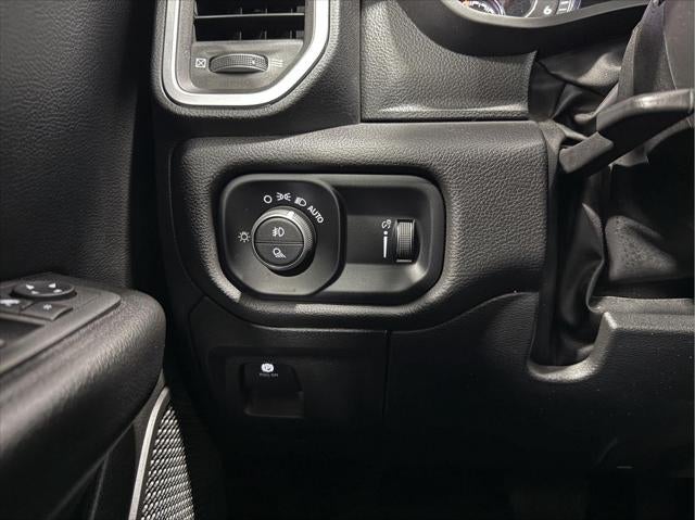 2023 RAM 1500 Big Horn Crew Cab 4x4 5'7' Box