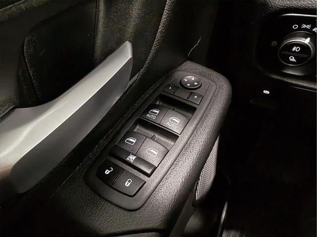 2023 RAM 1500 Tradesman Crew Cab 4x4 5'7' Box