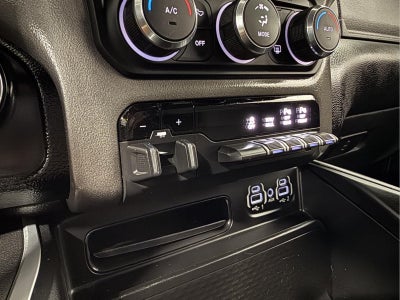 2020 RAM 1500 Big Horn Crew Cab 4x4 5'7' Box