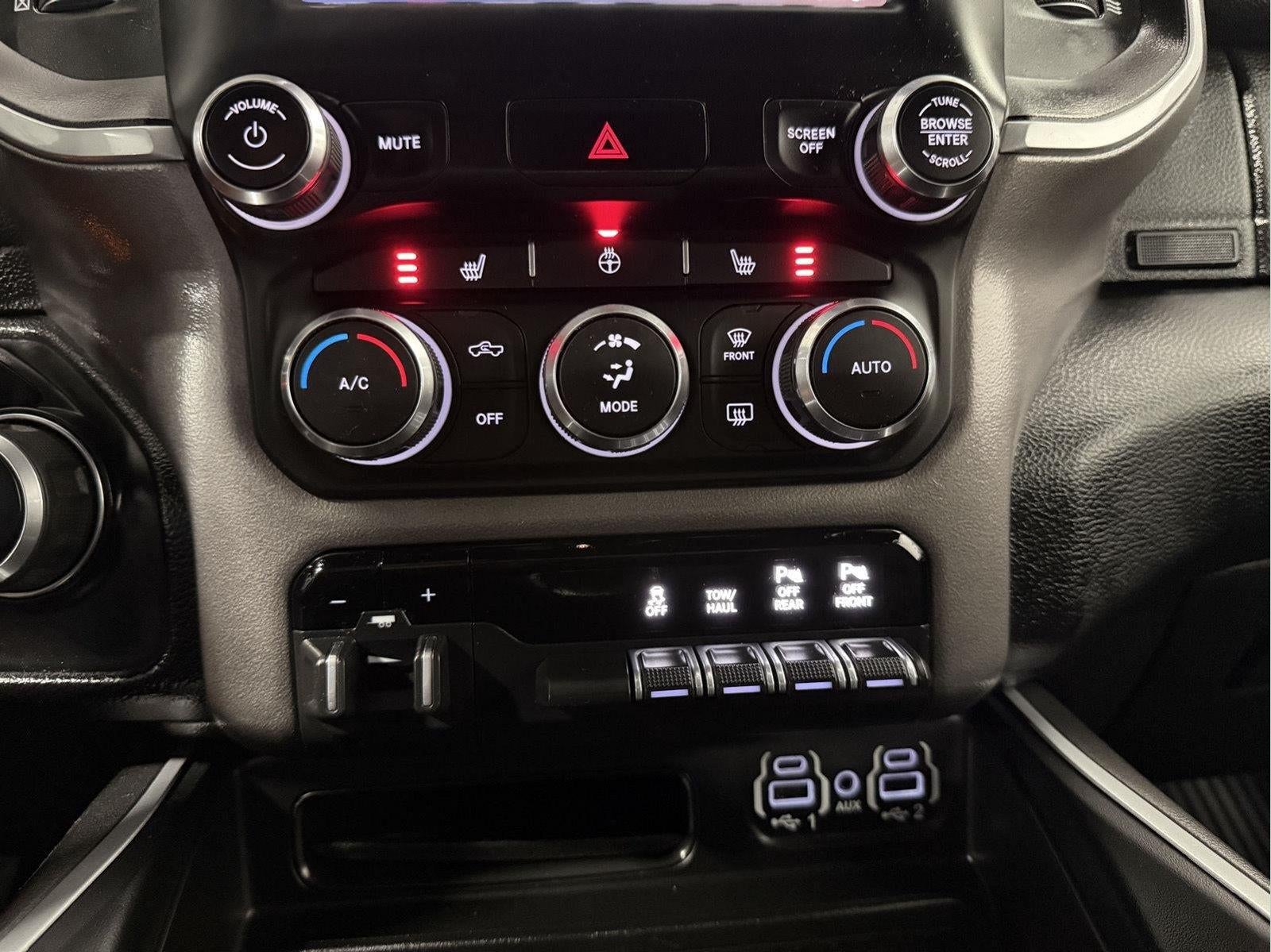 2020 RAM 1500 Big Horn Crew Cab 4x4 5'7' Box