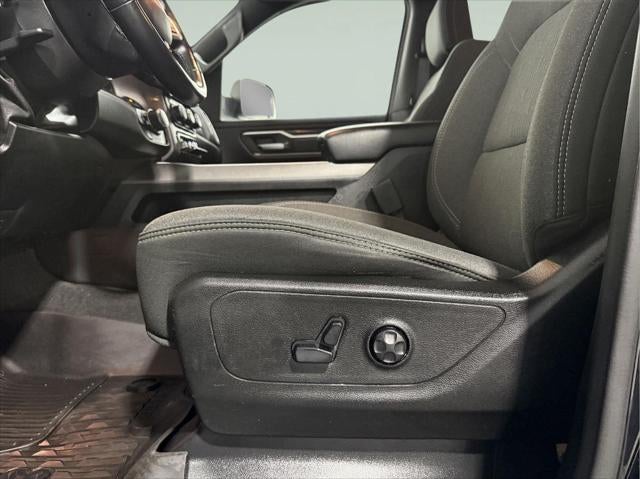 2020 RAM 1500 Big Horn Crew Cab 4x4 5'7' Box