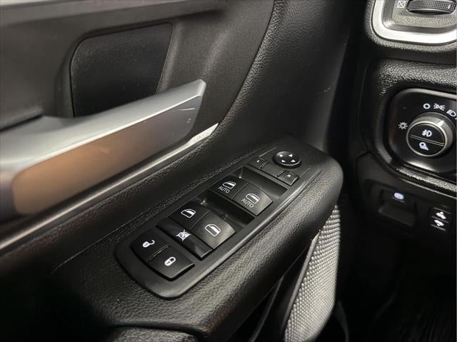 2020 RAM 1500 Big Horn Crew Cab 4x4 5'7' Box