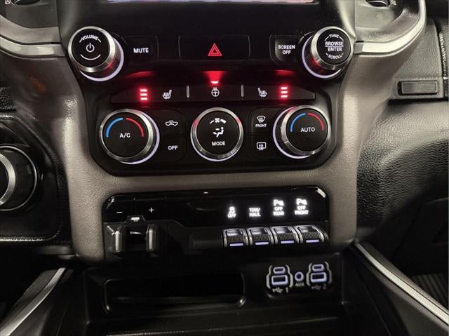 2020 RAM 1500 Big Horn Crew Cab 4x4 5'7' Box
