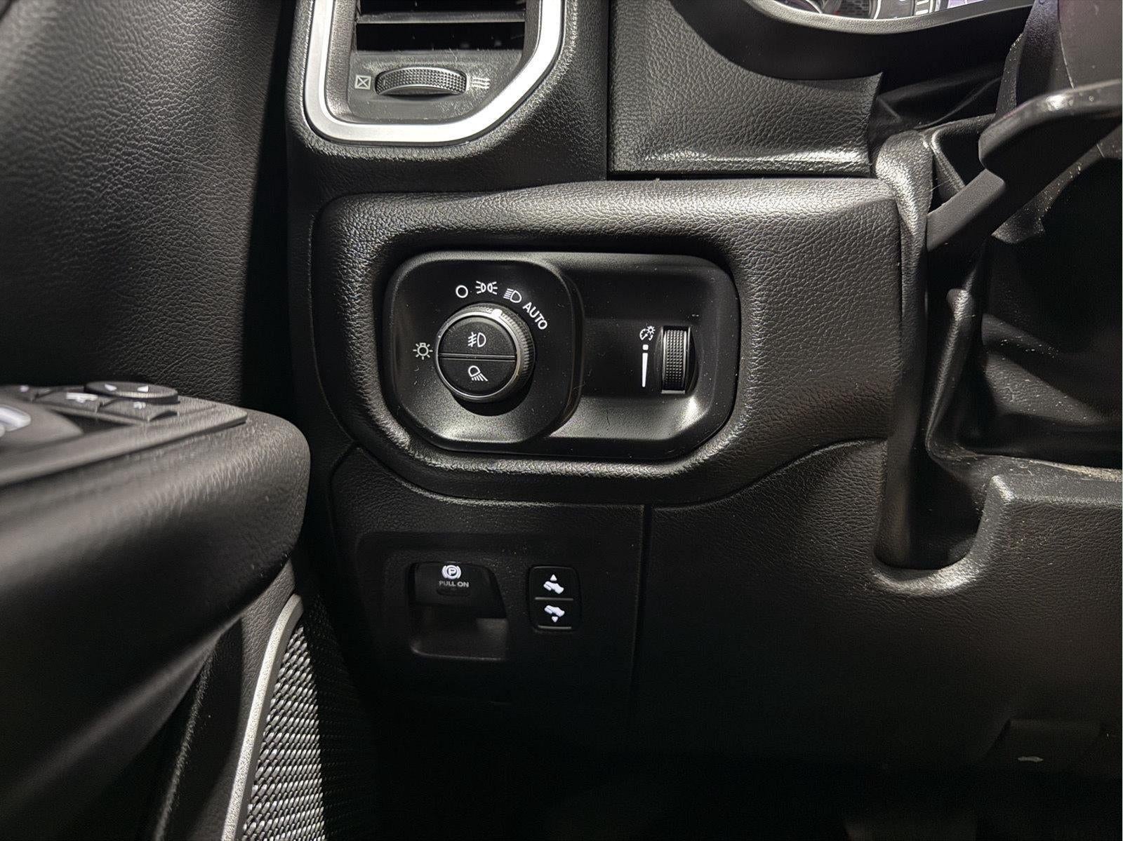 2023 RAM 1500 Big Horn Crew Cab 4x4 5'7' Box