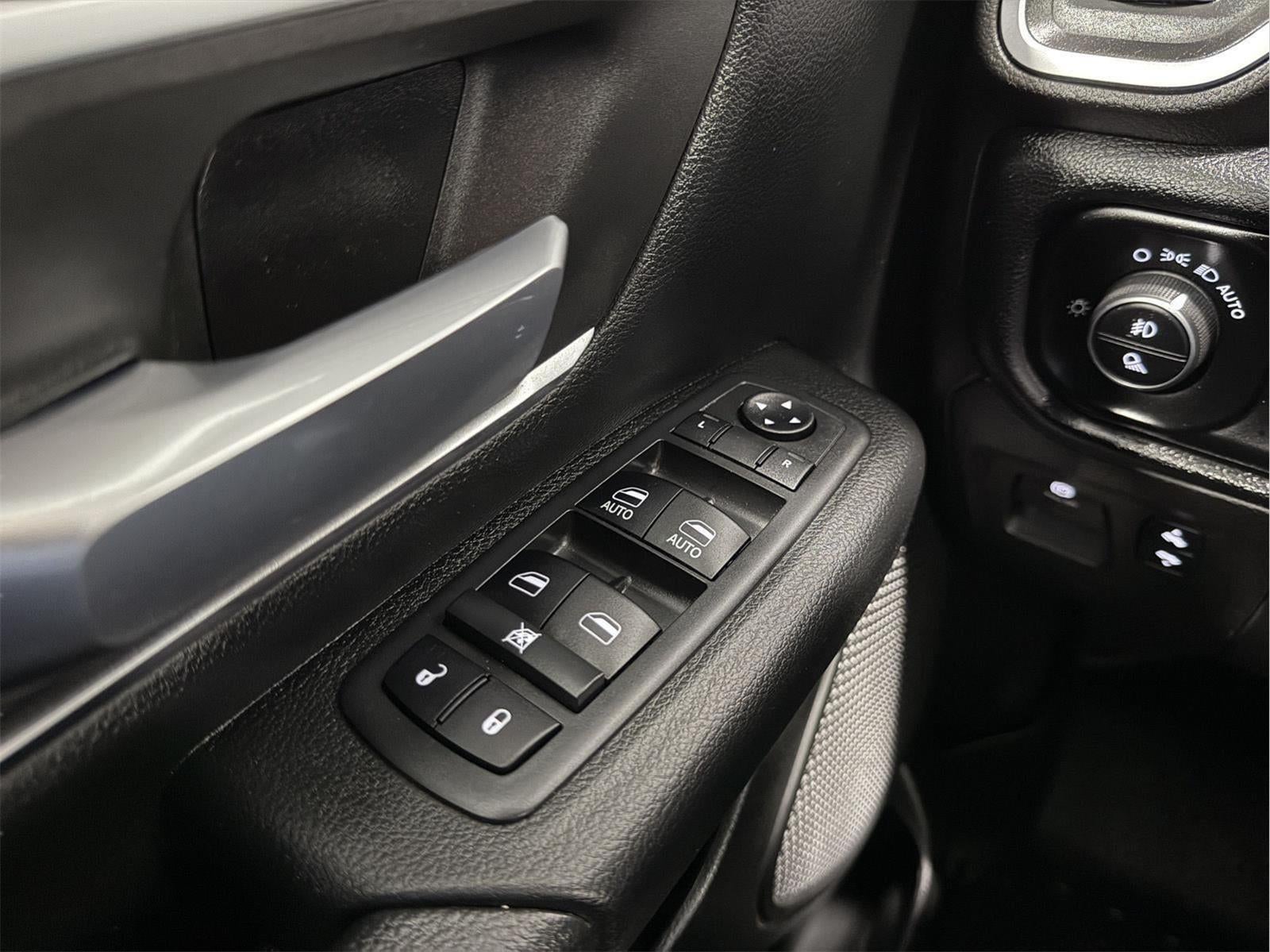 2019 RAM 1500 Big Horn/Lone Star Crew Cab 4x4 5'7' Box