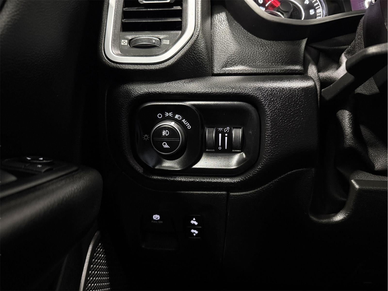 2019 RAM 1500 Big Horn/Lone Star Crew Cab 4x4 5'7' Box
