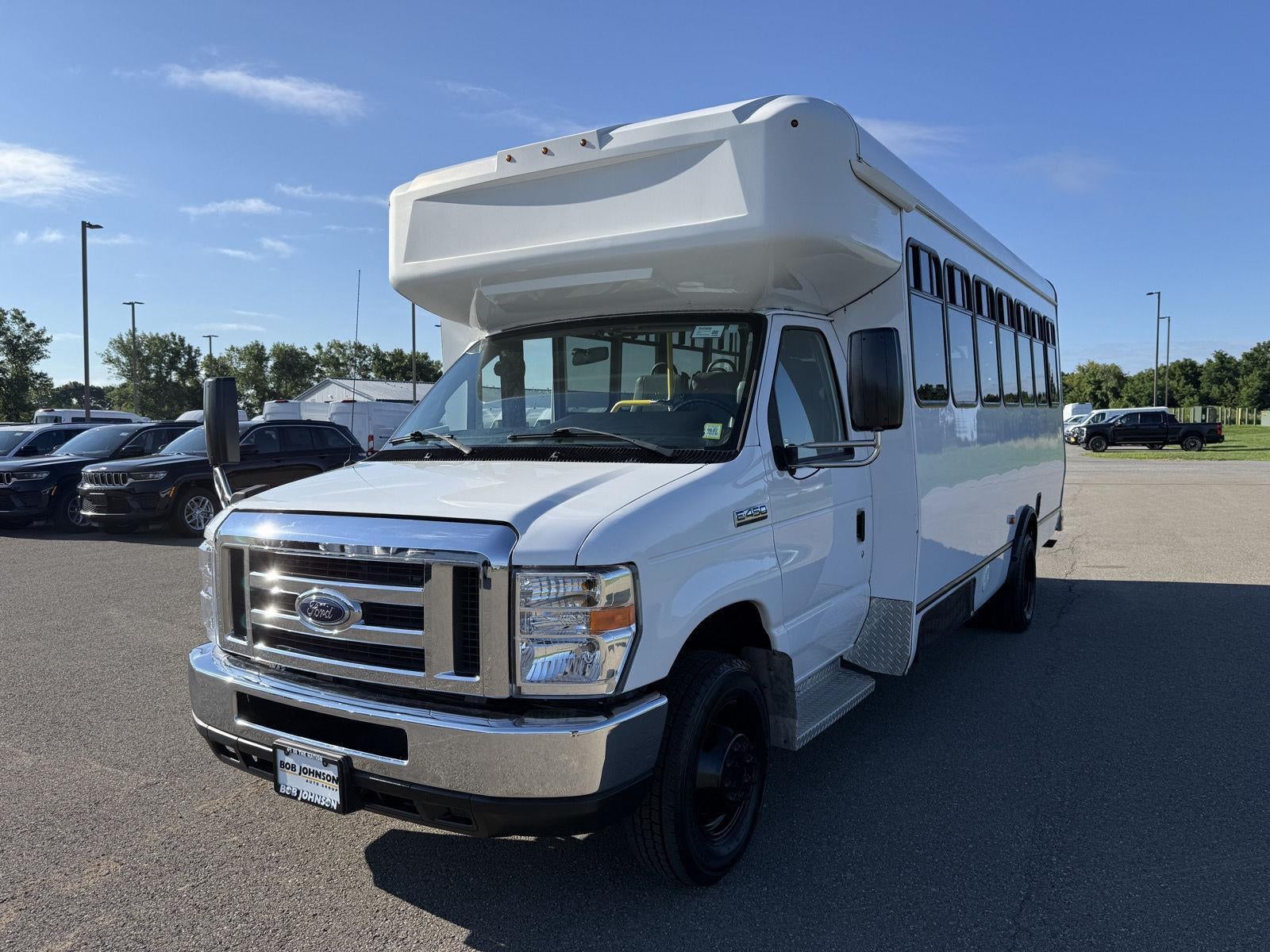 2019 Ford E-450 Cutaway E-450 DRW 158' WB