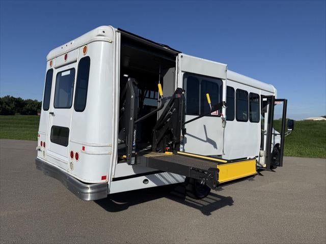 2019 Ford E-450 Cutaway E-450 DRW 158' WB