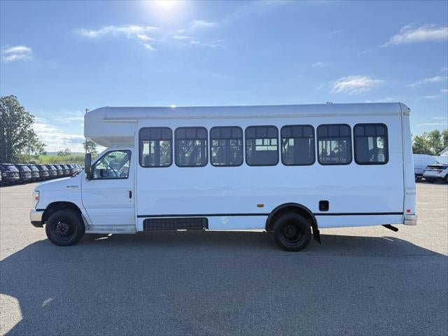 2019 Ford E-450 Cutaway E-450 DRW 158' WB