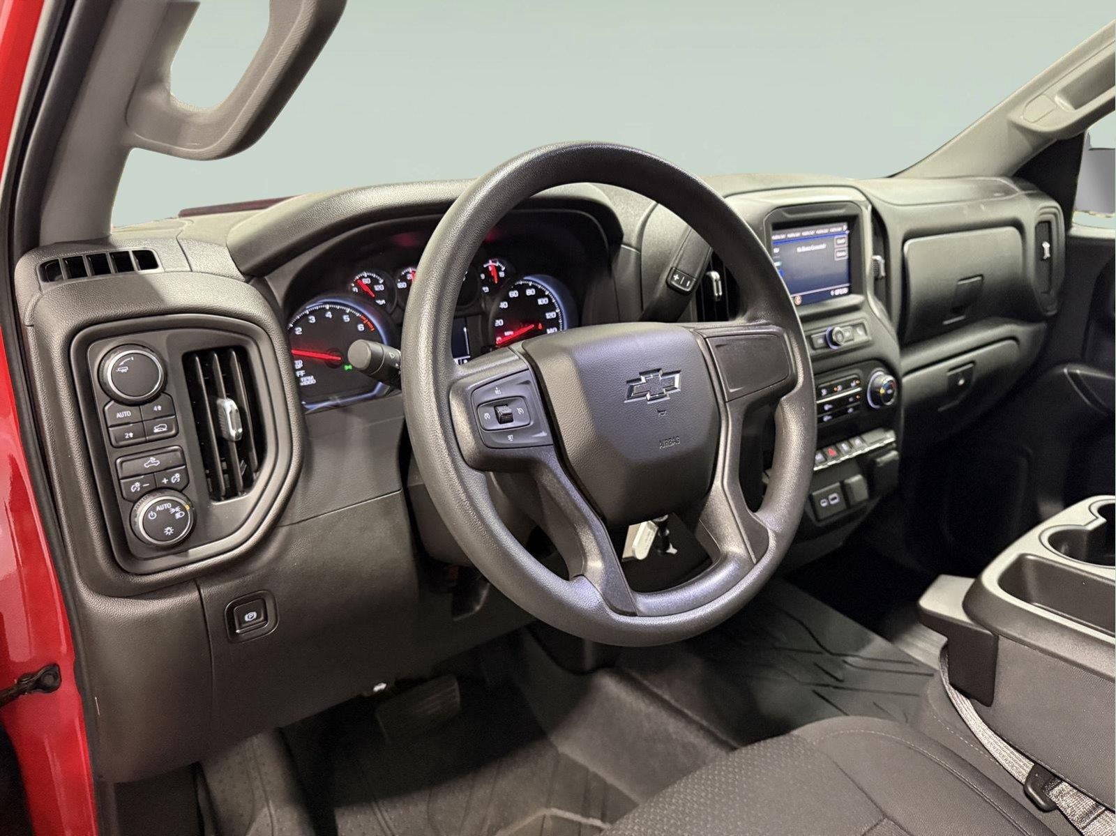2021 Chevrolet Silverado 1500 4WD Double Cab Standard Bed Custom