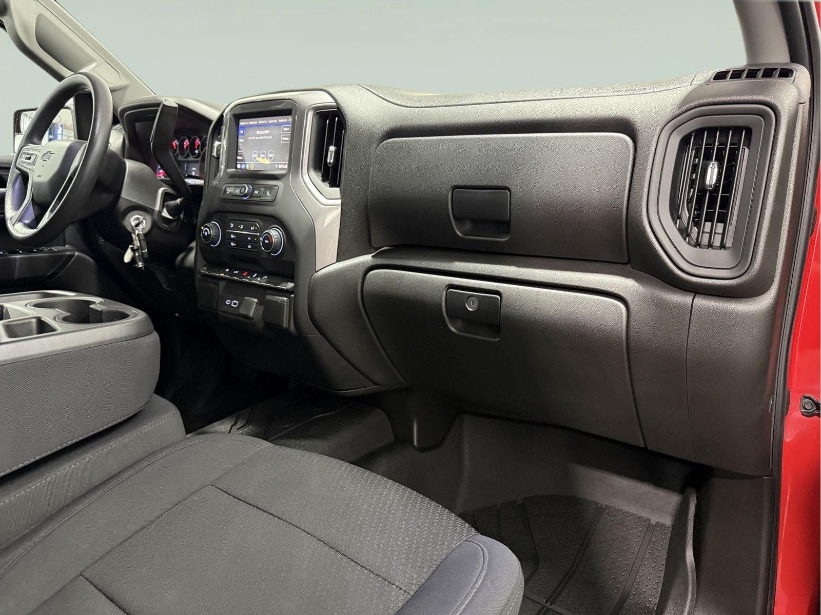 2021 Chevrolet Silverado 1500 4WD Double Cab Standard Bed Custom