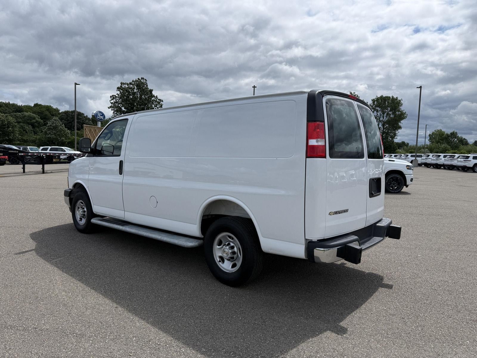 2025 Chevrolet Express Cargo RWD 2500 Regular Wheelbase WT