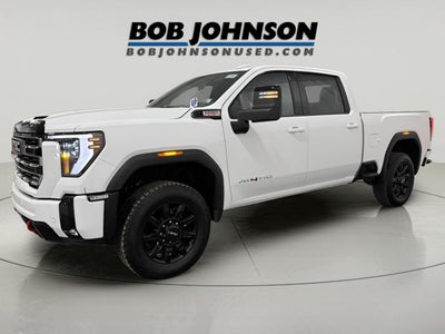 2025 GMC Sierra 2500HD 4WD Crew Cab Standard Bed AT4