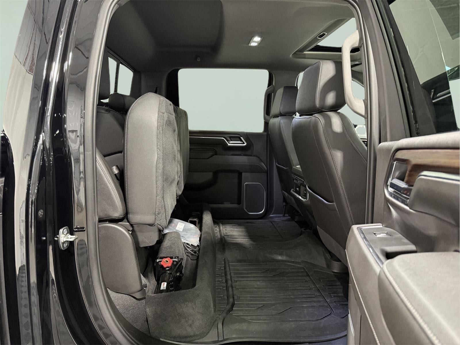 2025 GMC Sierra 2500HD 4WD Crew Cab Standard Bed SLT