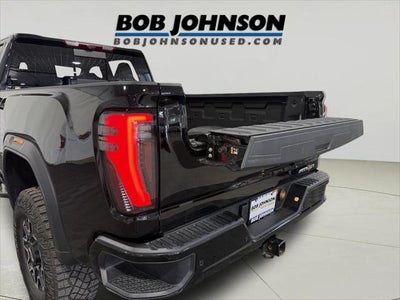 2025 GMC Sierra 2500HD Crew Cab, Standard Bed, AT4X, 4WD