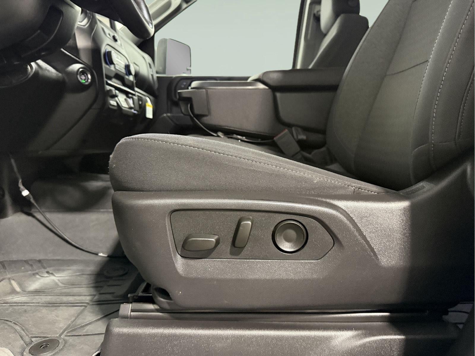 2025 Chevrolet Silverado 2500HD 4WD Crew Cab Standard Bed Custom