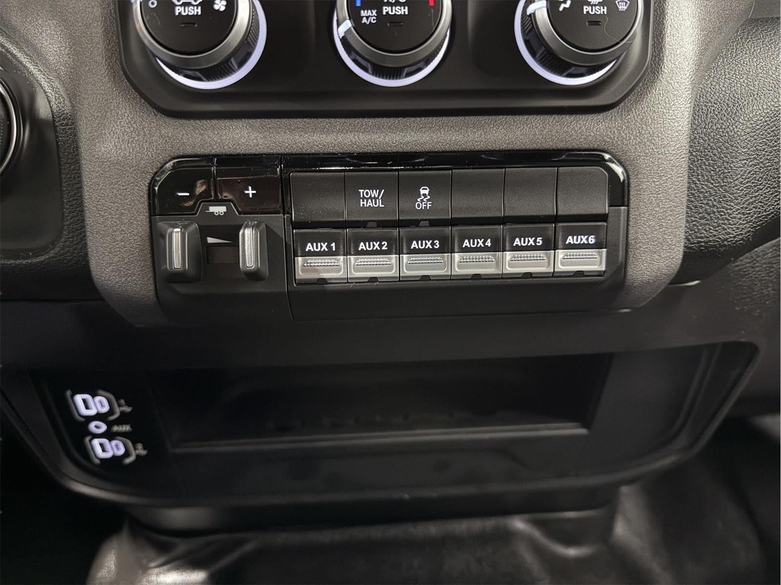 2024 RAM 2500 Tradesman Crew Cab 4x4 6'4' Box
