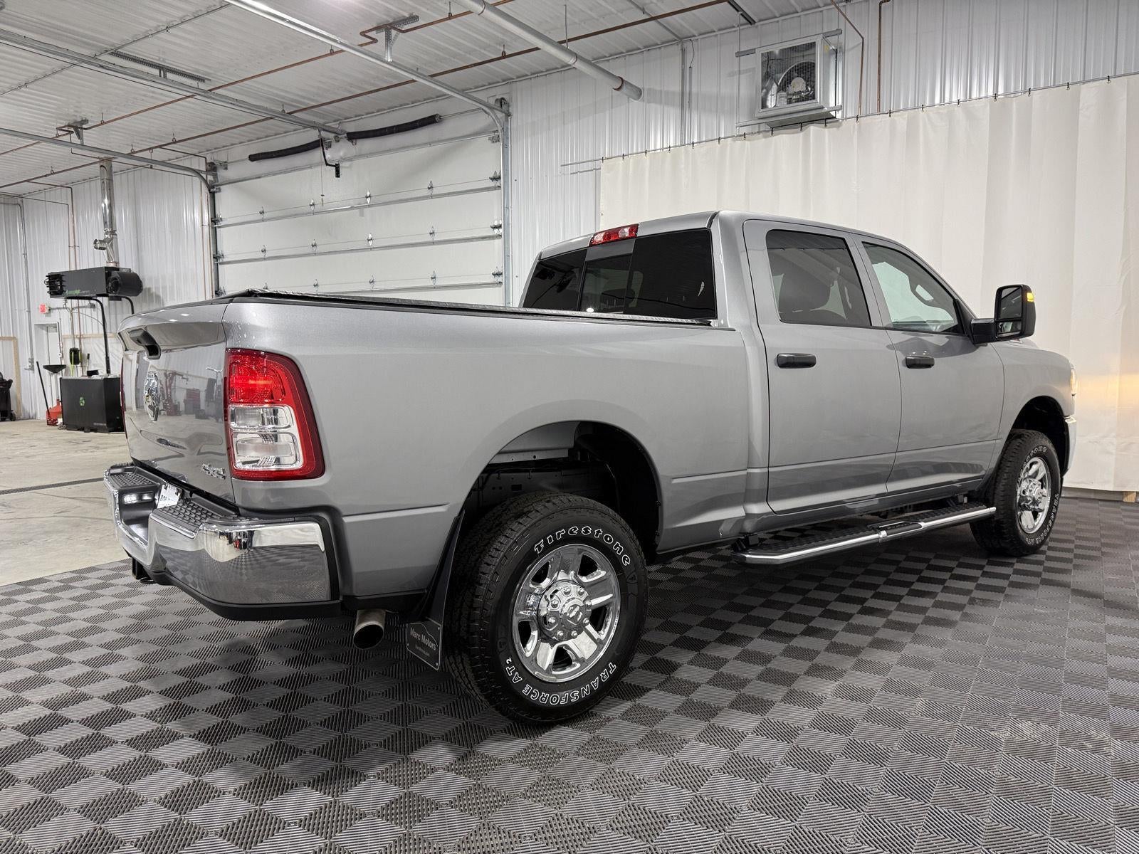 2024 RAM 2500 Tradesman Crew Cab 4x4 6'4' Box