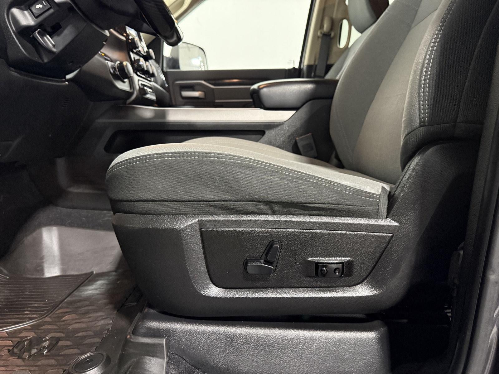 2020 RAM 2500 Big Horn Crew Cab 4x4 6'4' Box