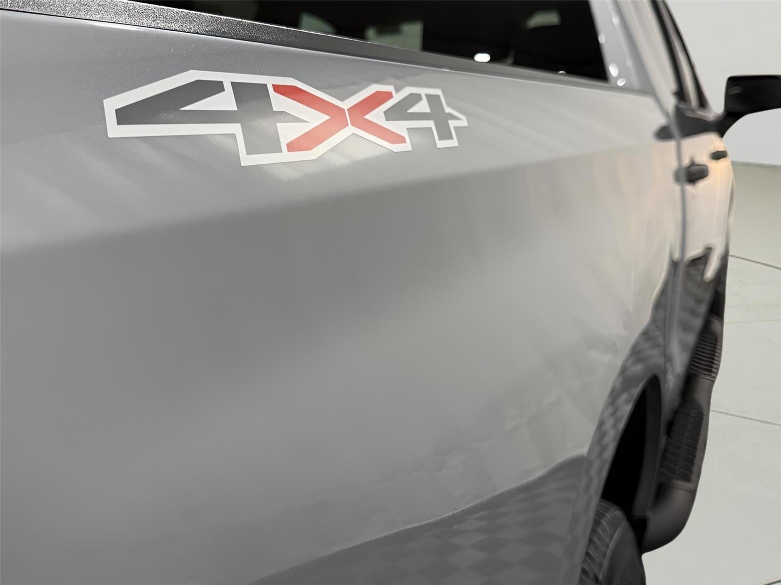 2024 Chevrolet Silverado 1500 4WD Crew Cab Short Bed Custom