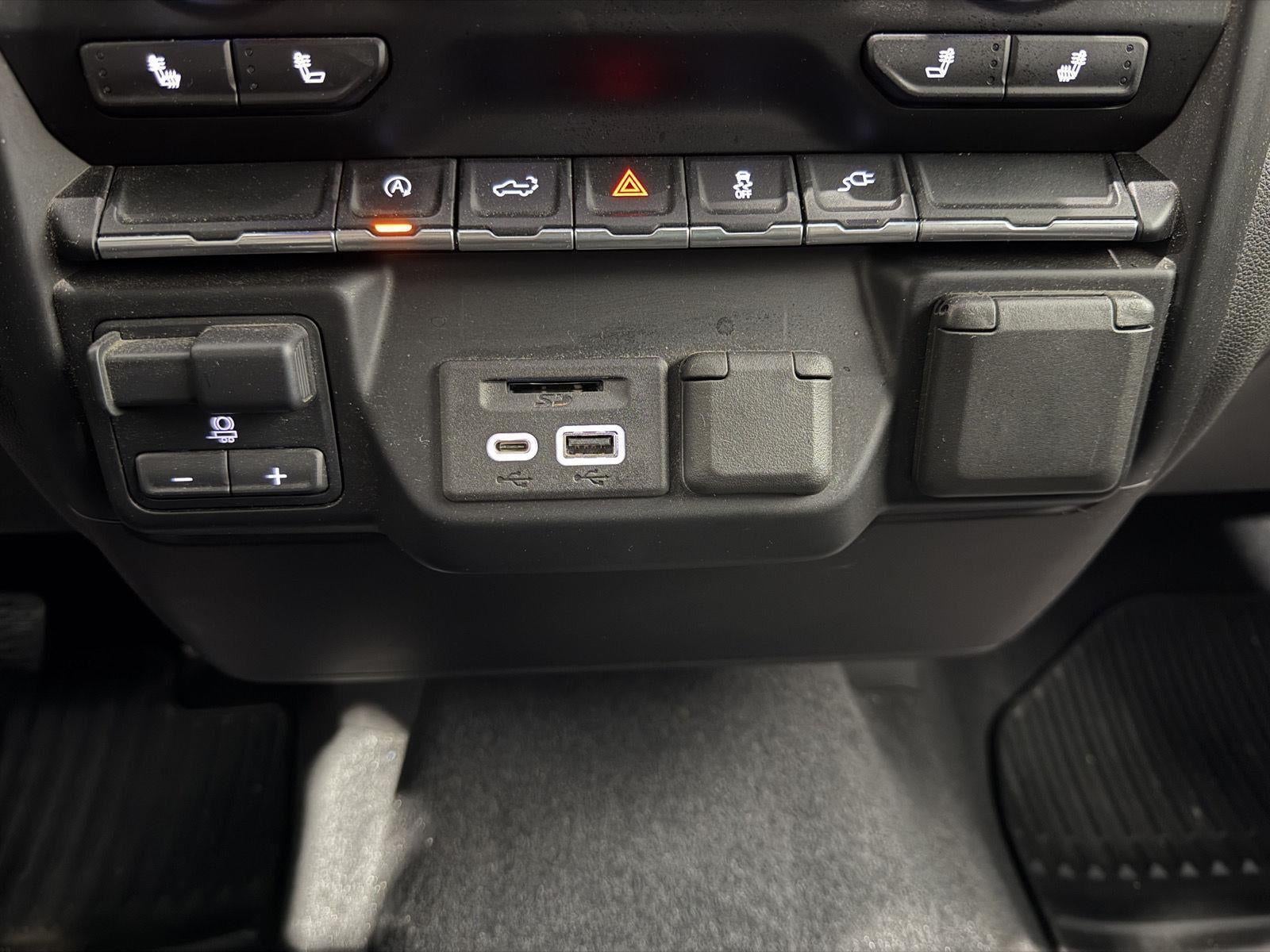 2020 Chevrolet Silverado 1500 4WD Crew Cab Short Bed LT