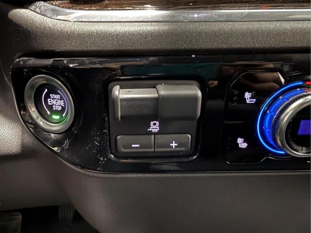 2024 GMC Sierra 1500 4WD Crew Cab Short Box Elevation with 3SB