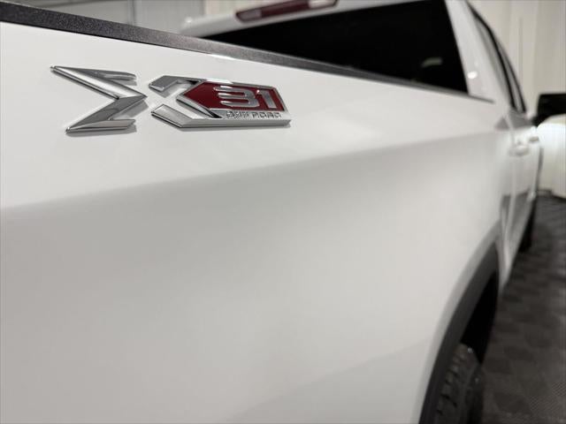 2025 GMC Sierra 1500 4WD Crew Cab Short Box Elevation with 3SB