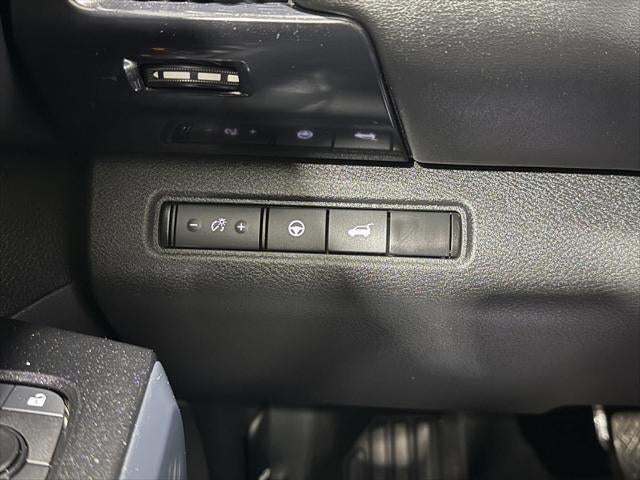 2022 Nissan Pathfinder SV 4WD