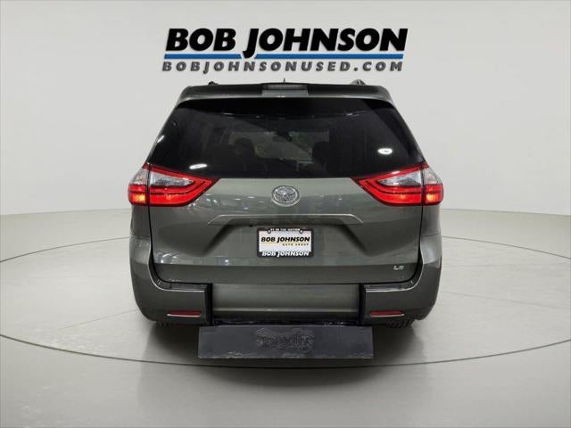 2020 Toyota Sienna LE