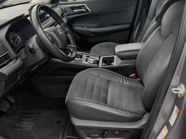 2022 Mitsubishi Outlander SE Launch Edition