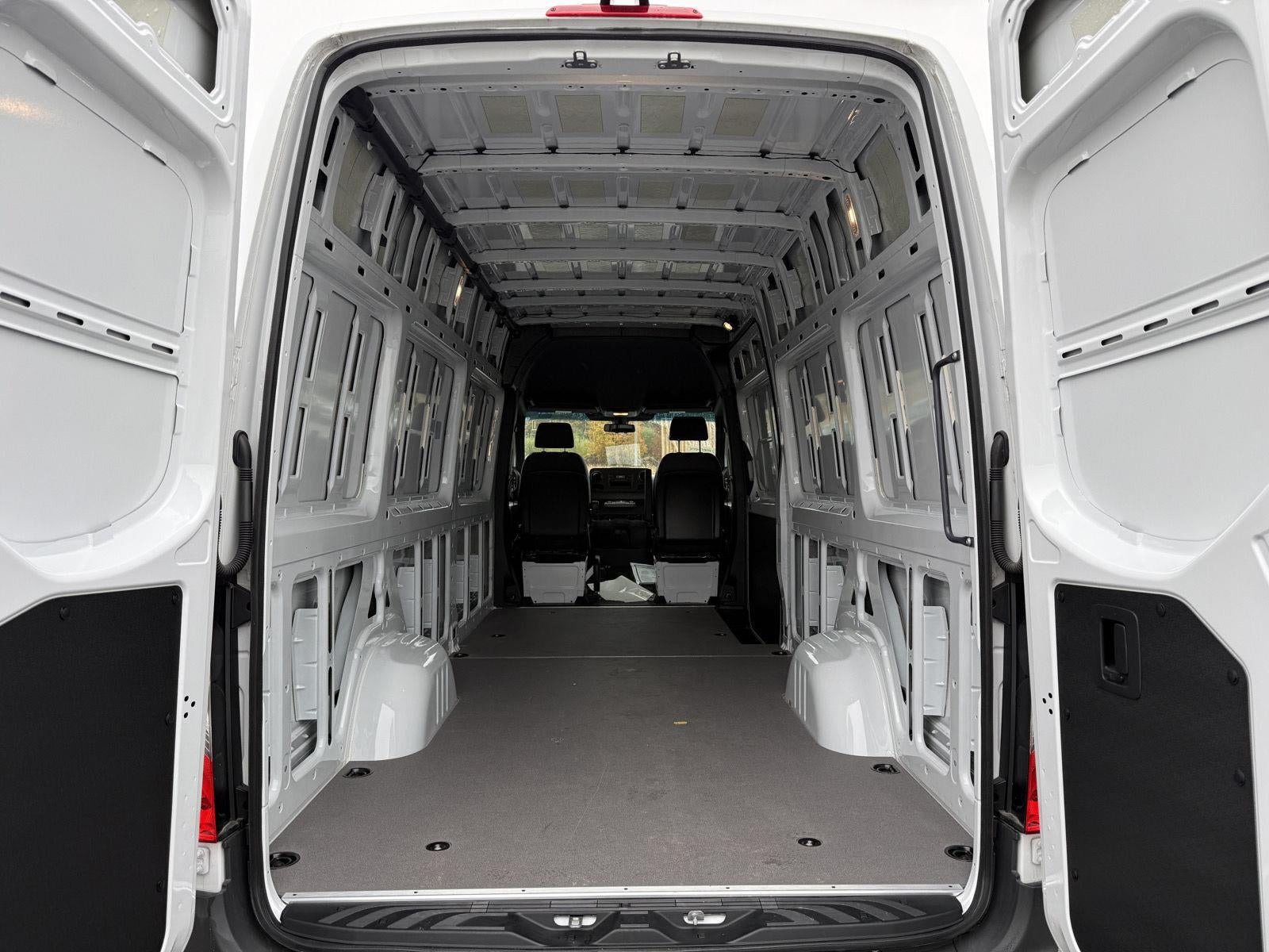 2025 Mercedes-Benz Sprinter 2500 High Roof 4-Cyl Diesel HO