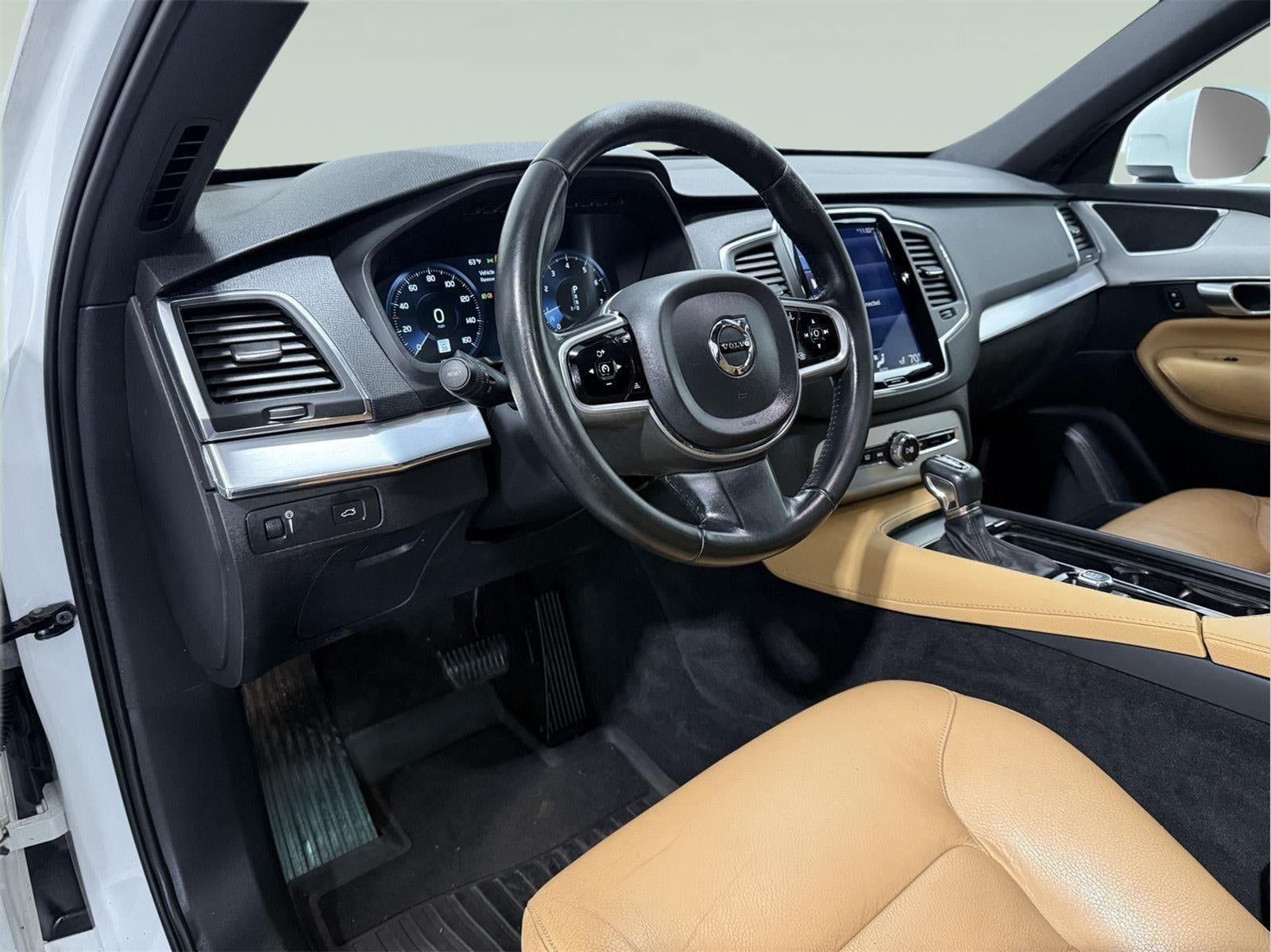 2018 Volvo XC90 T6 Momentum