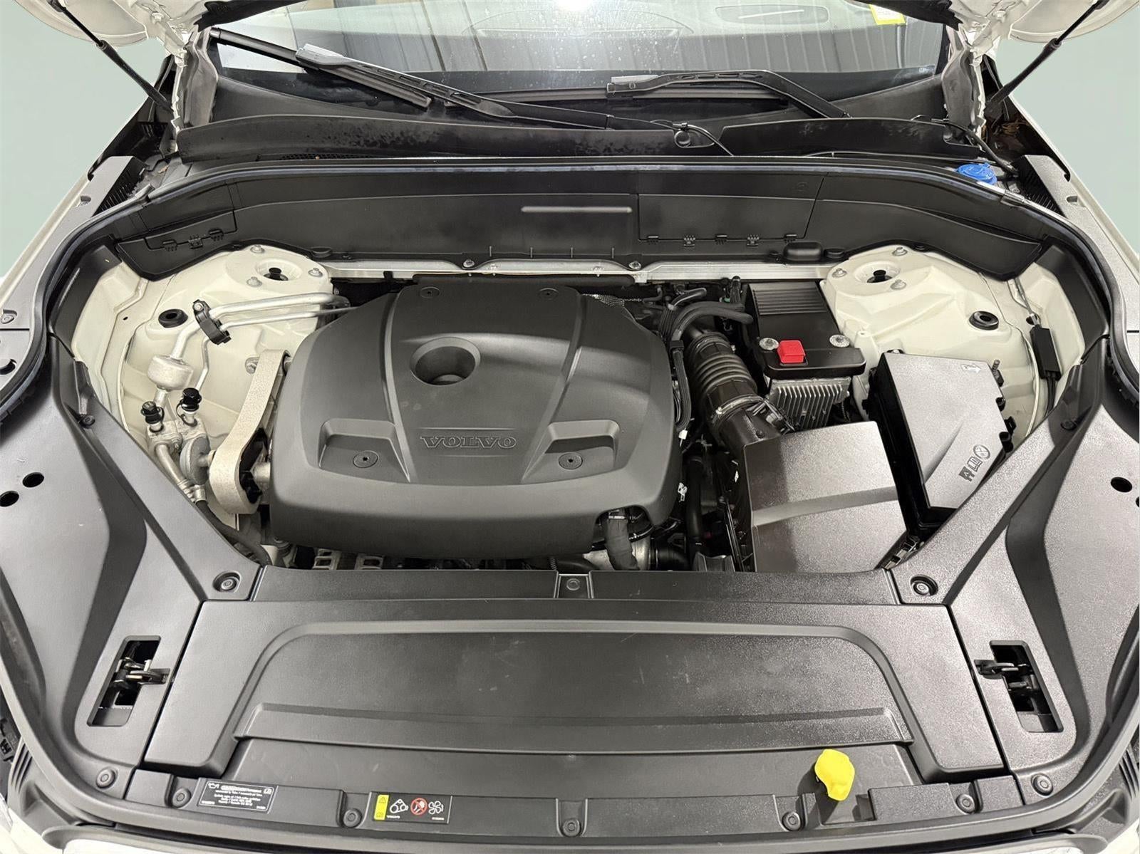 2018 Volvo XC90 T6 Momentum