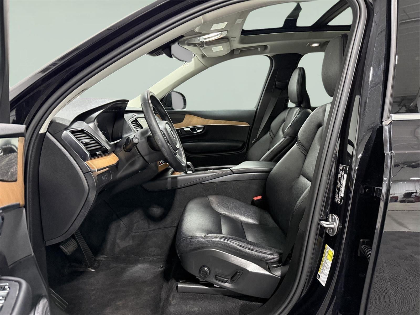 2023 Volvo XC90 B5 Plus