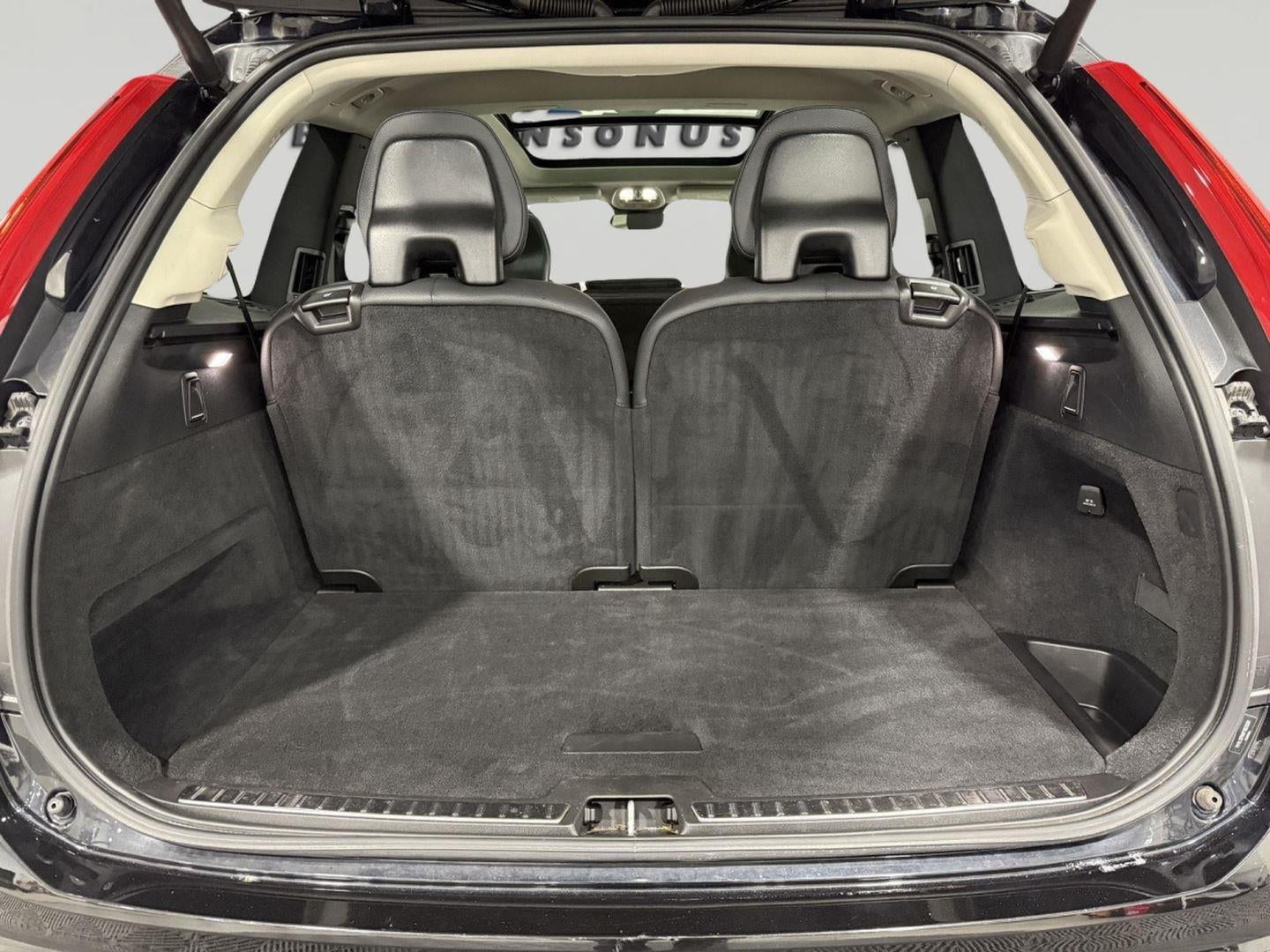 2023 Volvo XC90 B5 Plus