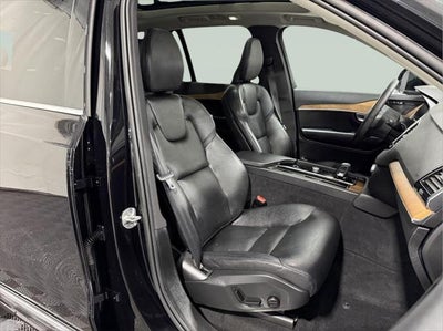 2023 Volvo XC90 B5 Plus