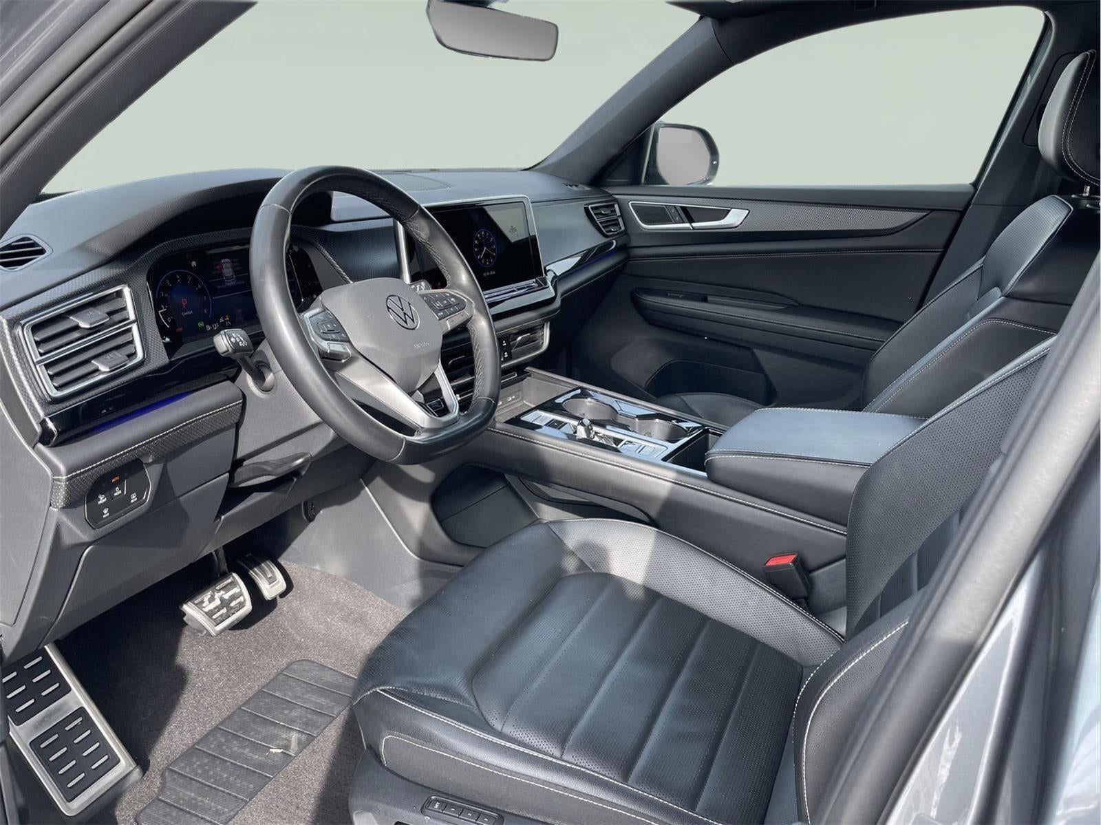 2024 Volkswagen Atlas Cross Sport 2.0T SEL R-Line