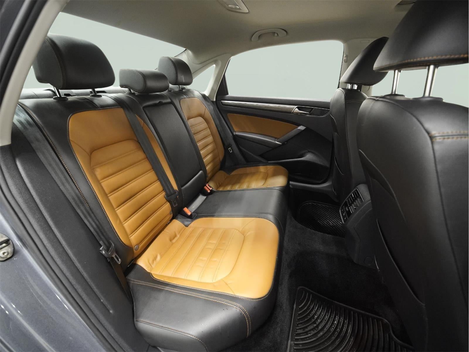 2018 Volkswagen Passat 2.0T SEL Premium