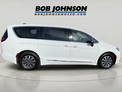 2023 Chrysler Pacifica Hybrid Limited