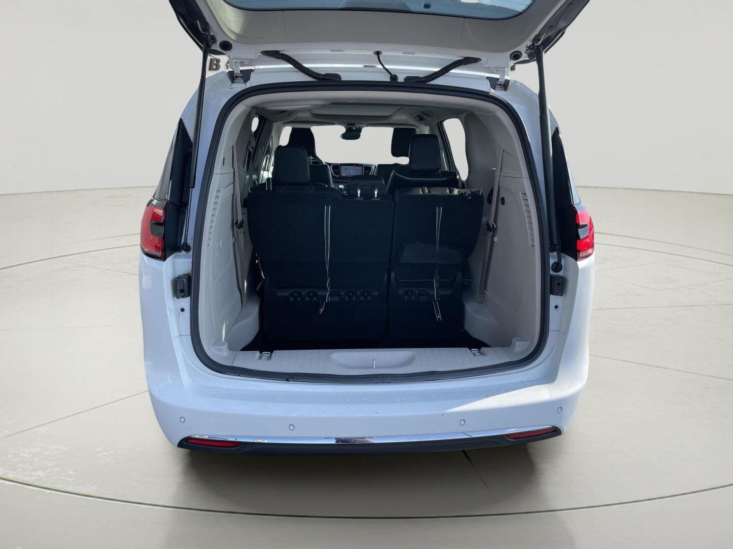 2023 Chrysler Pacifica Hybrid Limited